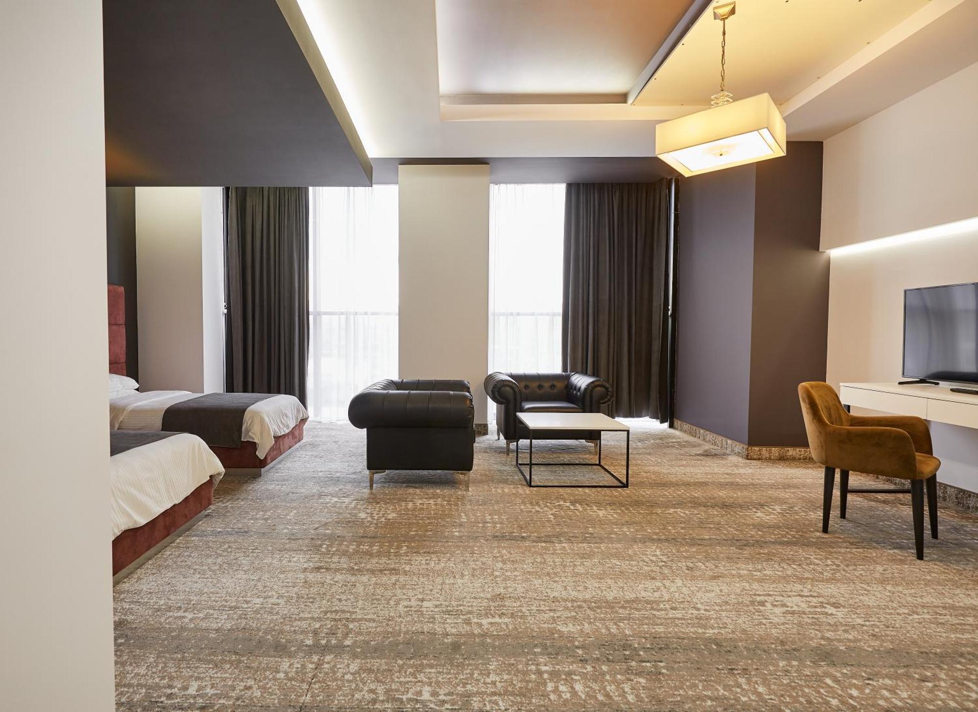 Aghababyan'S Hotel Erévan Chambre photo A room at the hotel