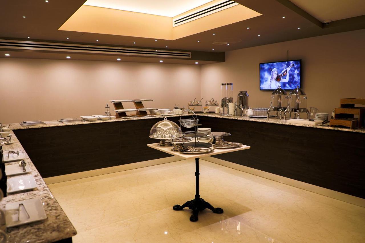 Aghababyan'S Hotel Erévan Extérieur photo The lounge at the airport