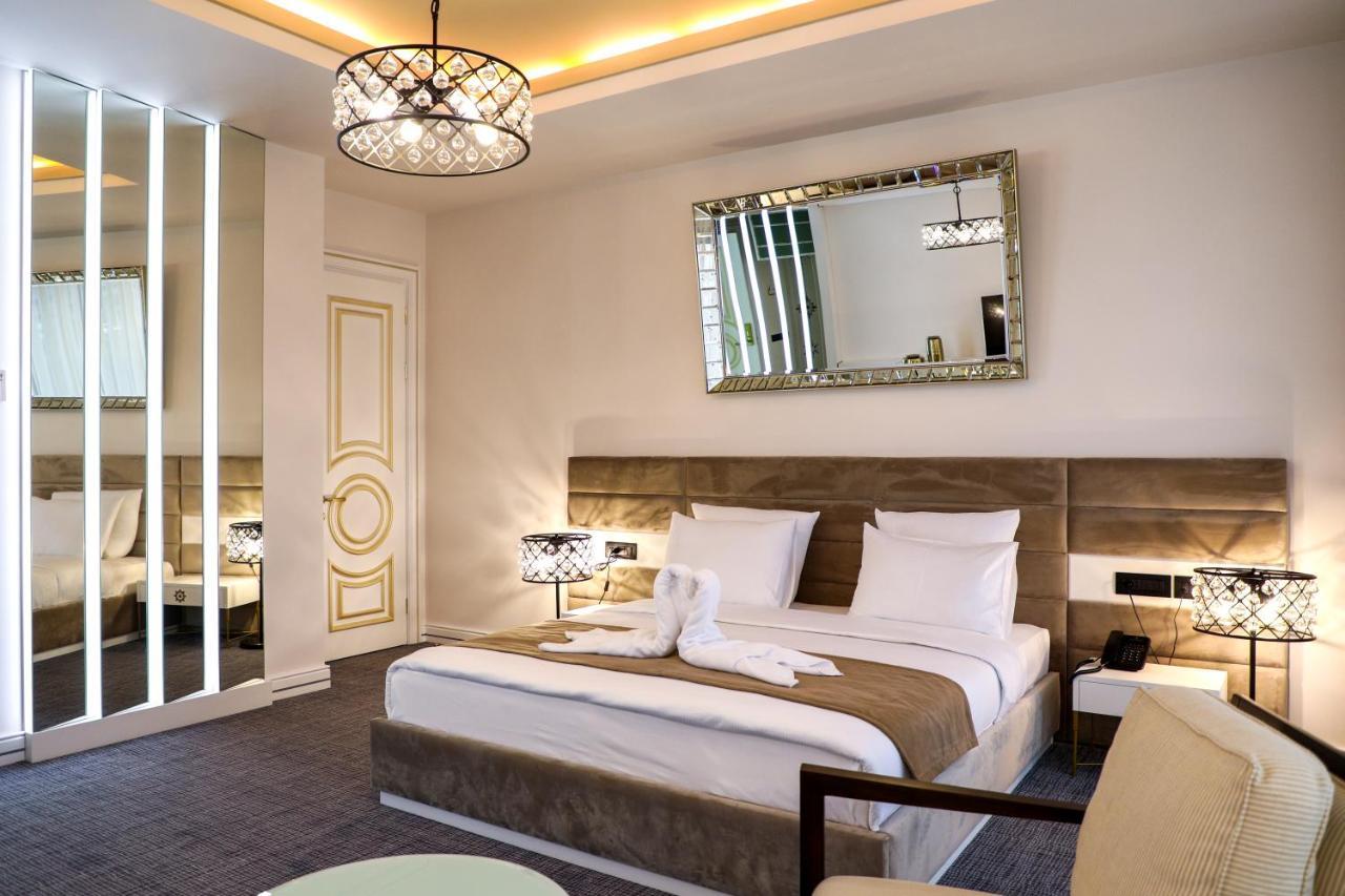 Aghababyan'S Hotel Erévan Extérieur photo A bedroom at the hotel