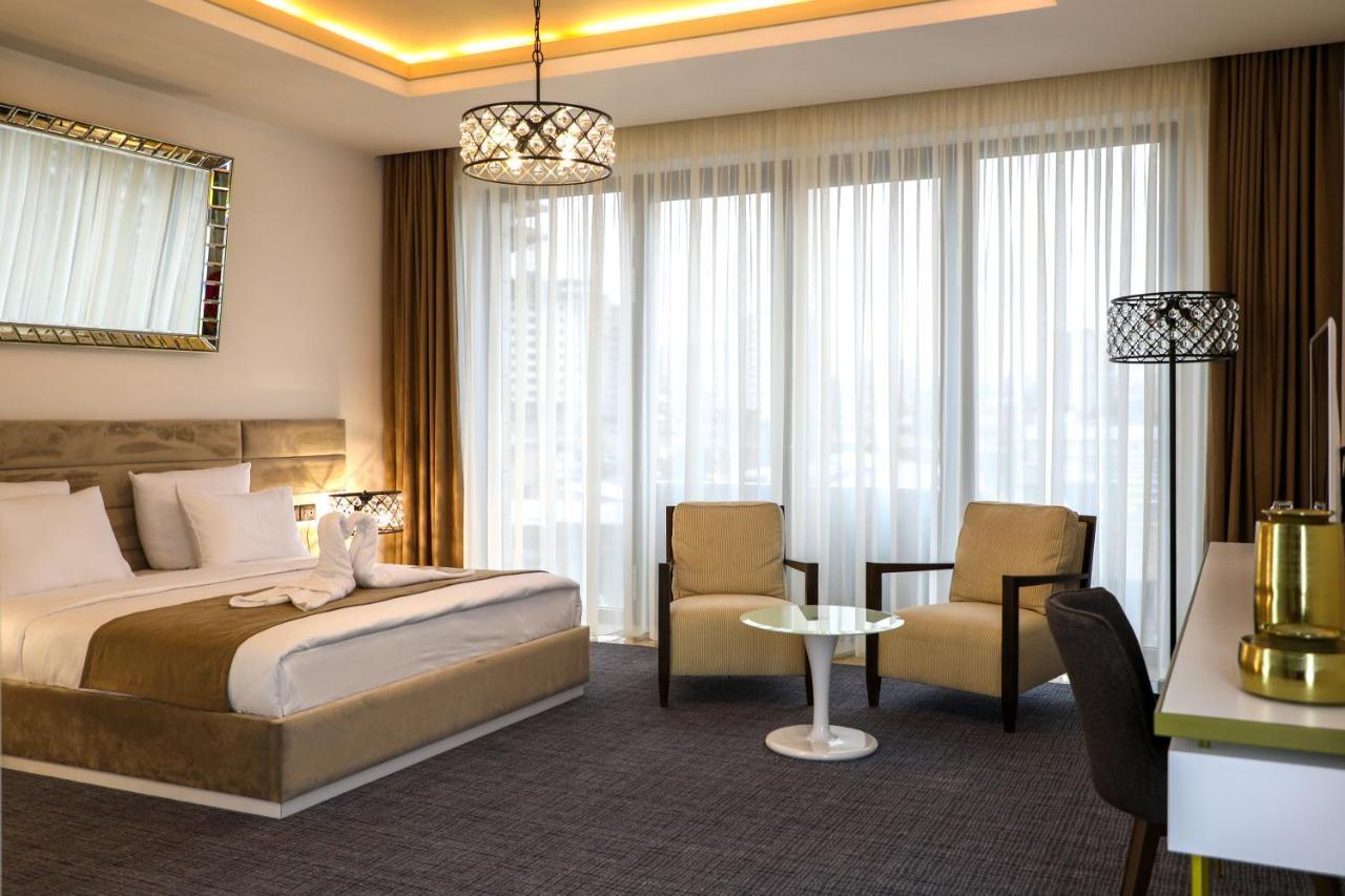 Aghababyan'S Hotel Erévan Extérieur photo A room at the hotel