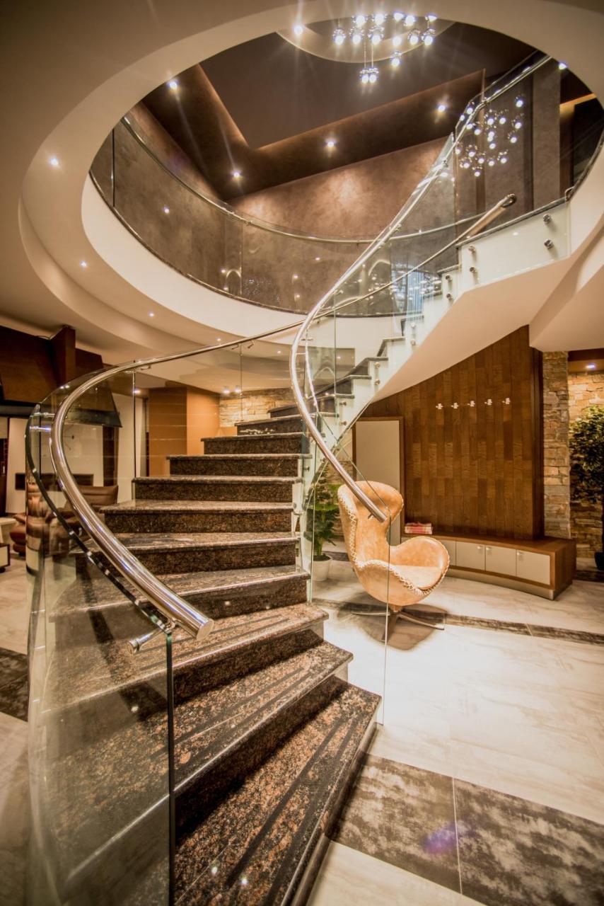 Aghababyan'S Hotel Erévan Extérieur photo The lobby of the hotel