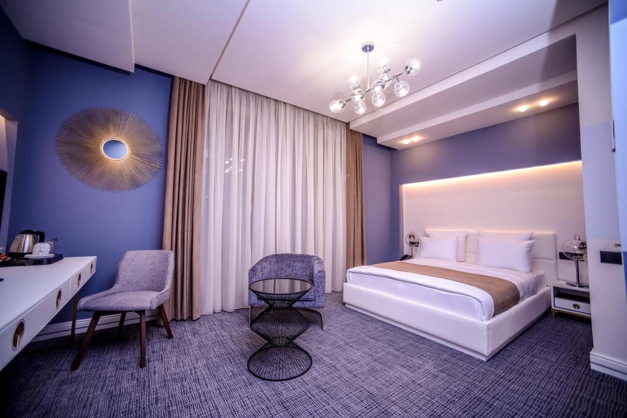 Aghababyan'S Hotel Erévan Extérieur photo Deluxe room