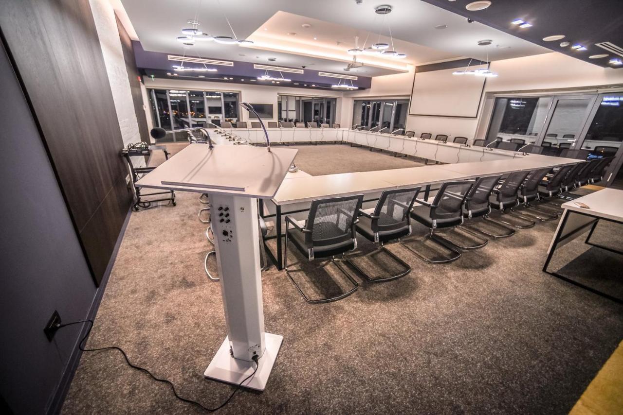 Aghababyan'S Hotel Erévan Extérieur photo The meeting room of the National Assembly of the Republic of the Congo