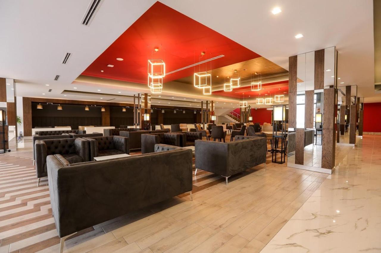 Aghababyan'S Hotel Erévan Extérieur photo The lounge at the airport